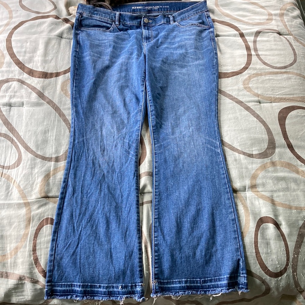Old Navy Micro-Flare Released-Hem Jeans size 16